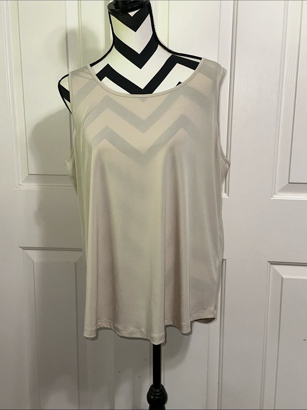 Chico’s Sleeveless Scoop Neck Tank Top